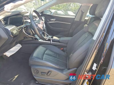 Zdjęcie 7 z 13 samochodu: 2021 AUDI E-TRON PREMIUM VIN:WA1AAAGEXMB020642 - miniatura