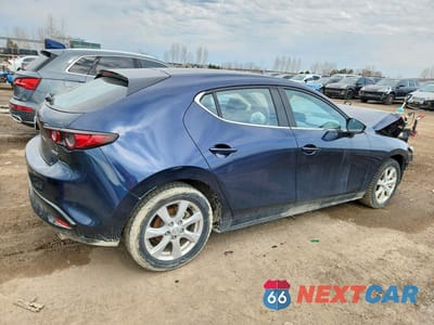 Trzecie zdjęcie samochodu z tyłu: 2020 MAZDA 3 GX VIN:JM1BPAK76L1158684 - miniatura