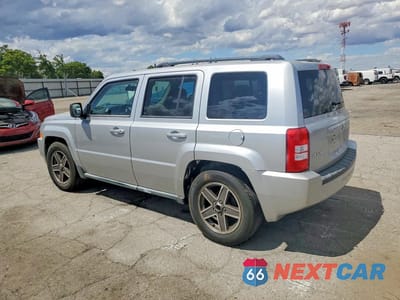 Drugie zdjęcie samochodu z przodu: 2010 JEEP PATRIOT SPORT VIN:1J4NF2GB7AD512981 - miniatura