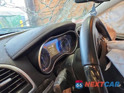 Zdjęcie 9 z 12 samochodu: 2016 CHRYSLER 300C VIN:2C3CCAKG2GH344122 - miniatura