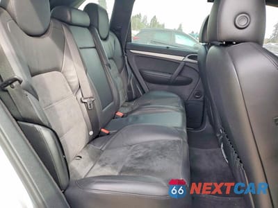 Zdjęcie 11 z 12 samochodu: 2010 PORSCHE CAYENNE GTS VIN:WP1AD2APXALA61550 - miniatura