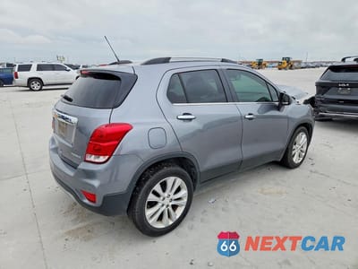 Trzecie zdjęcie samochodu z tyłu: 2020 CHEVROLET TRAX PREMIER VIN:3GNCJMSB7LL305445 - miniatura
