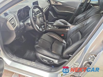 Zdjęcie 7 z 12 samochodu: 2018 MAZDA 3 TOURING VIN:3MZBN1V35JM211970 - miniatura