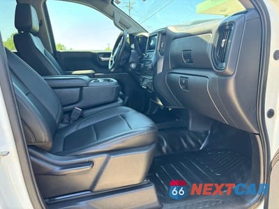 Piąte zdjęcie samochodu w środku: 2020 CHEVROLET SILVERADO K1500 VIN:3GCUYAEF6LG241851 - miniatura