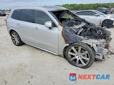 Czwarte zdjęcie samochodu z boku: 2017 VOLVO XC90 T6 VIN:YV4A22PL7H1185211 - miniatura