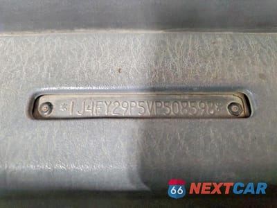 Zdjęcie 12 z 12 samochodu: 1997 JEEP WRANGLER / TJ SE VIN:1J4FY29P5VP508598 - miniatura