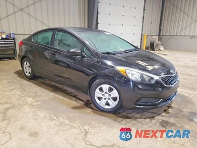 Czwarte zdjęcie samochodu z boku: 2015 KIA FORTE LX VIN:KNAFK4A69F5323874 - miniatura