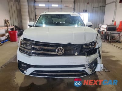 Piąte zdjęcie samochodu w środku: 2018 VOLKSWAGEN ATLAS SE VIN:1V2PR2CA3JC524519 - miniatura