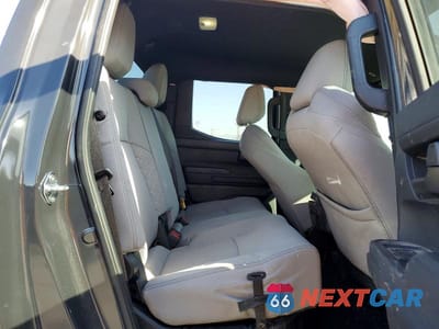 Zdjęcie 10 z 12 samochodu: 2025 TOYOTA TACOMA SR5 VIN:3TMKB5FN9SM035025 - miniatura