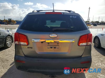 Zdjęcie 6 z 13 samochodu: 2012 KIA SORENTO LX VIN:5XYKT3A63CG206447 - miniatura