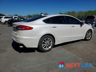 Trzecie zdjęcie samochodu z tyłu: 2019 FORD FUSION SE VIN:3FA6P0HD0KR214931 - miniatura