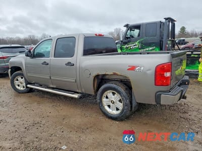 Drugie zdjęcie samochodu z przodu: 2013 CHEVROLET SILVERADO K1500 LT VIN:3GCPKSE73DG119527 - miniatura