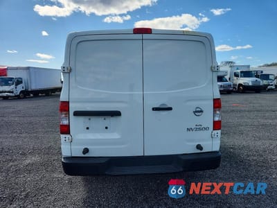 Zdjęcie 6 z 12 samochodu: 2019 NISSAN NV 2500 HD S VIN:1N6BF0KY2KN806547 - miniatura