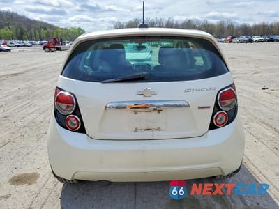 Zdjęcie 6 z 12 samochodu: 2015 CHEVROLET SONIC LTZ VIN:1G1JE6SB2F4180826 - miniatura