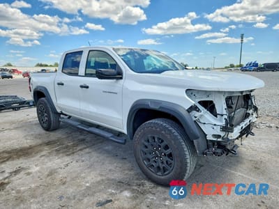 Czwarte zdjęcie samochodu z boku: 2024 CHEVROLET COLORADO TRAIL BOSS VIN:1GCPTEEK3R1153122 - miniatura