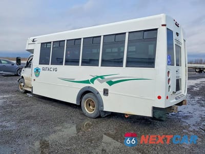 Trzecie zdjęcie samochodu z tyłu: 2023 FORD ECONOLINE E450 SUPER DUTY CUTAWAY VAN VIN:1FDFE4FNXPDD28272 - miniatura