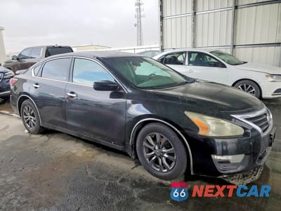 Czwarte zdjęcie samochodu z boku: 2015 NISSAN ALTIMA 2.5 S VIN:1N4AL3AP3FC182704 - miniatura