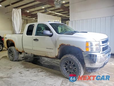 Czwarte zdjęcie samochodu z boku: 2013 CHEVROLET SILVERADO K2500 HEAVY DUTY LT VIN:1GC2KXCG0DZ206120 - miniatura