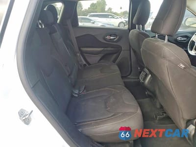 Zdjęcie 11 z 13 samochodu: 2016 JEEP CHEROKEE LATITUDE VIN:1C4PJLCB2GW168059 - miniatura