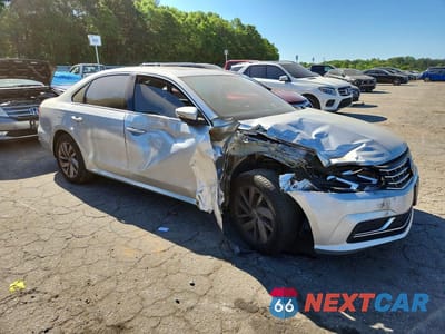 Czwarte zdjęcie samochodu z boku: 2018 VOLKSWAGEN PASSAT VIN:1VWBA7A34JC018084 - miniatura