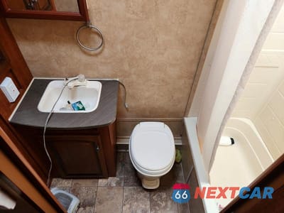 Zdjęcie 8 z 10 samochodu: 2012 JAYCO EAGLE CAMPER VIN:1UJCJ0BL1C1PZ0179 - miniatura