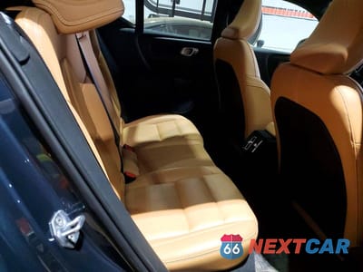 Zdjęcie 11 z 13 samochodu: 2019 VOLVO XC40 T5 INSCRIPTION VIN:YV4162UL6K2126001 - miniatura