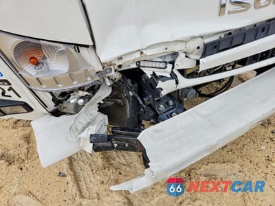 Zdjęcie 9 z 10 samochodu: 2019 ISUZU NPR HD VIN:54DC4J1B4KS810354 - miniatura
