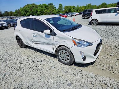 Czwarte zdjęcie samochodu z boku: 2015 TOYOTA PRIUS C TWO VIN:JTDKDTB34F1577705 - miniatura