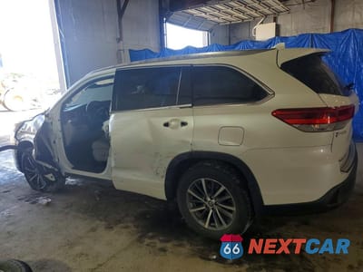 Drugie zdjęcie samochodu z przodu: 2018 TOYOTA HIGHLANDER XLE VIN:5TDJZRFH2JS541951 - miniatura