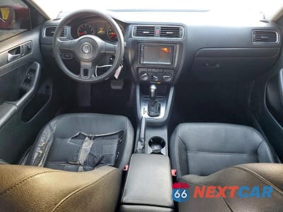 Zdjęcie 8 z 12 samochodu: 2012 VOLKSWAGEN JETTA VIN:3VWDP7AJ7CM050082 - miniatura