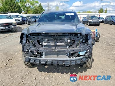 Piąte zdjęcie samochodu w środku: 2025 TOYOTA TACOMA SR5 VIN:3TMLB5JN4SM170568 - miniatura