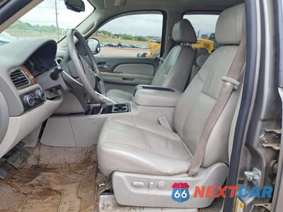 Zdjęcie 7 z 13 samochodu: 2007 CHEVROLET SUBURBAN K1500 VIN:1GNFK16337J202077 - miniatura
