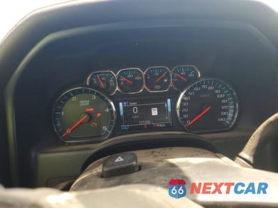 Zdjęcie 9 z 13 samochodu: 2019 CHEVROLET SILVERADO K3500 LTZ VIN:1GC4KXCY0KF209230 - miniatura