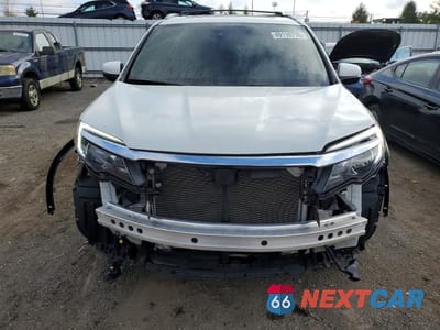 Piąte zdjęcie samochodu w środku: 2018 HONDA PILOT ELITE VIN:5FNYF6H0XJB003385 - miniatura