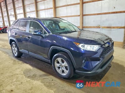 Czwarte zdjęcie samochodu z boku: 2020 TOYOTA RAV4 HYBRID XLE VIN:JTMRWRFV4LD046585 - miniatura