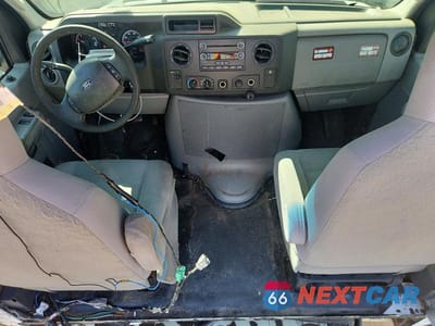 Zdjęcie 8 z 13 samochodu: 2018 FORD ECONOLINE E450 SUPER DUTY CUTAWAY VAN VIN:1FDXE4FS0JDC23211 - miniatura