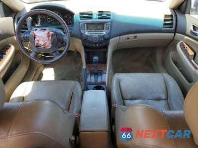 Zdjęcie 8 z 12 samochodu: 2007 HONDA ACCORD EX VIN:JHMCM568X7C002065 - miniatura