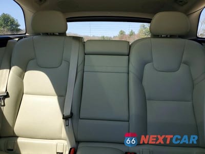 Zdjęcie 10 z 14 samochodu: 2019 VOLVO XC60 T5 VIN:LYV102RK3KB262704 - miniatura