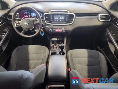 Zdjęcie 8 z 13 samochodu: 2019 KIA SORENTO LX V6 VIN:5XYPG4A59KG512266 - miniatura