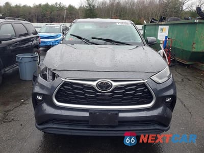 Piąte zdjęcie samochodu w środku: 2021 TOYOTA HIGHLANDER LE VIN:5TDBZRBHXMS528606 - miniatura