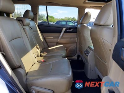 Zdjęcie 11 z 13 samochodu: 2012 TOYOTA HIGHLANDER SE VIN:5TDBK3EH2CS159509 - miniatura