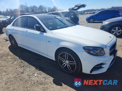 Czwarte zdjęcie samochodu z boku: 2018 MERCEDES-BENZ E 43 4MATIC AMG VIN:WDDZF6EB2JA477341 - miniatura