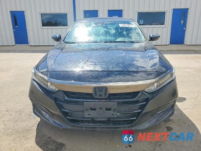 Piąte zdjęcie samochodu w środku: 2018 HONDA ACCORD SPORT VIN:1HGCV1F39JA182476 - miniatura