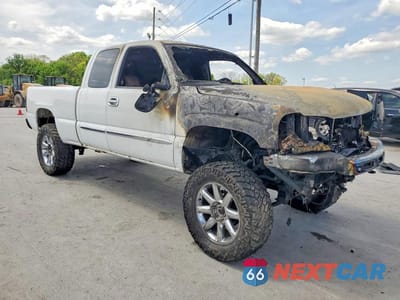Czwarte zdjęcie samochodu z boku: 2006 GMC NEW SIERRA K1500 VIN:2GTEK19B861261531 - miniatura