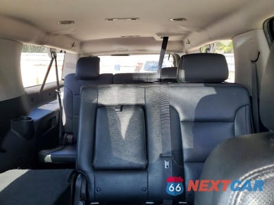Zdjęcie 10 z 13 samochodu: 2019 CHEVROLET SUBURBAN C1500 LS VIN:1GNSCGKC3KR180578 - miniatura