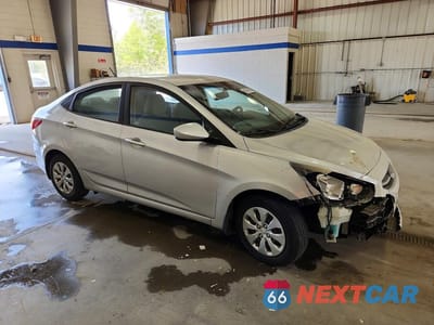 Czwarte zdjęcie samochodu z boku: 2016 HYUNDAI ACCENT SE VIN:KMHCT4AE8GU943516 - miniatura
