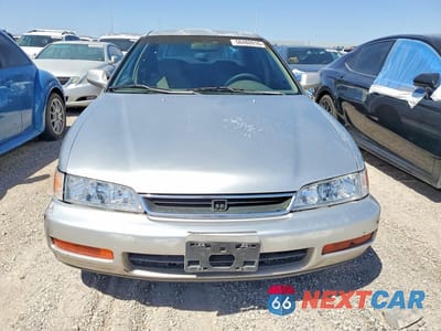 Piąte zdjęcie samochodu w środku: 1997 HONDA ACCORD LX VIN:1HGCD5638VA275814 - miniatura