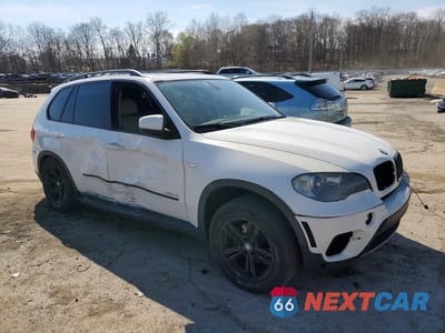 Czwarte zdjęcie samochodu z boku: 2011 BMW X5 XDRIVE35I VIN:5UXZV4C56BL402127 - miniatura