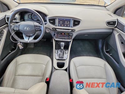 Zdjęcie 8 z 12 samochodu: 2017 HYUNDAI IONIQ LIMITED VIN:KMHC85LC0HU036070 - miniatura