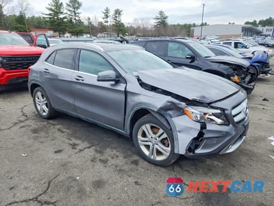 Czwarte zdjęcie samochodu z boku: 2015 MERCEDES-BENZ GLA 250 4MATIC VIN:WDCTG4GB0FJ171710 - miniatura